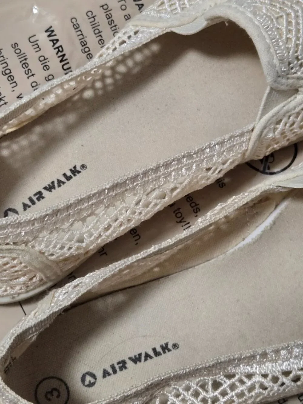 Airwalk Cream Crochet Lace Slip On Flats Alpargata Loafers Size 3 / Fits W 4.5-5